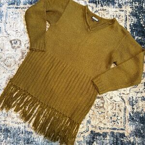 QED London Knit Oversized Fringe Western Quiet Luxury Sweater Pullover Green OS